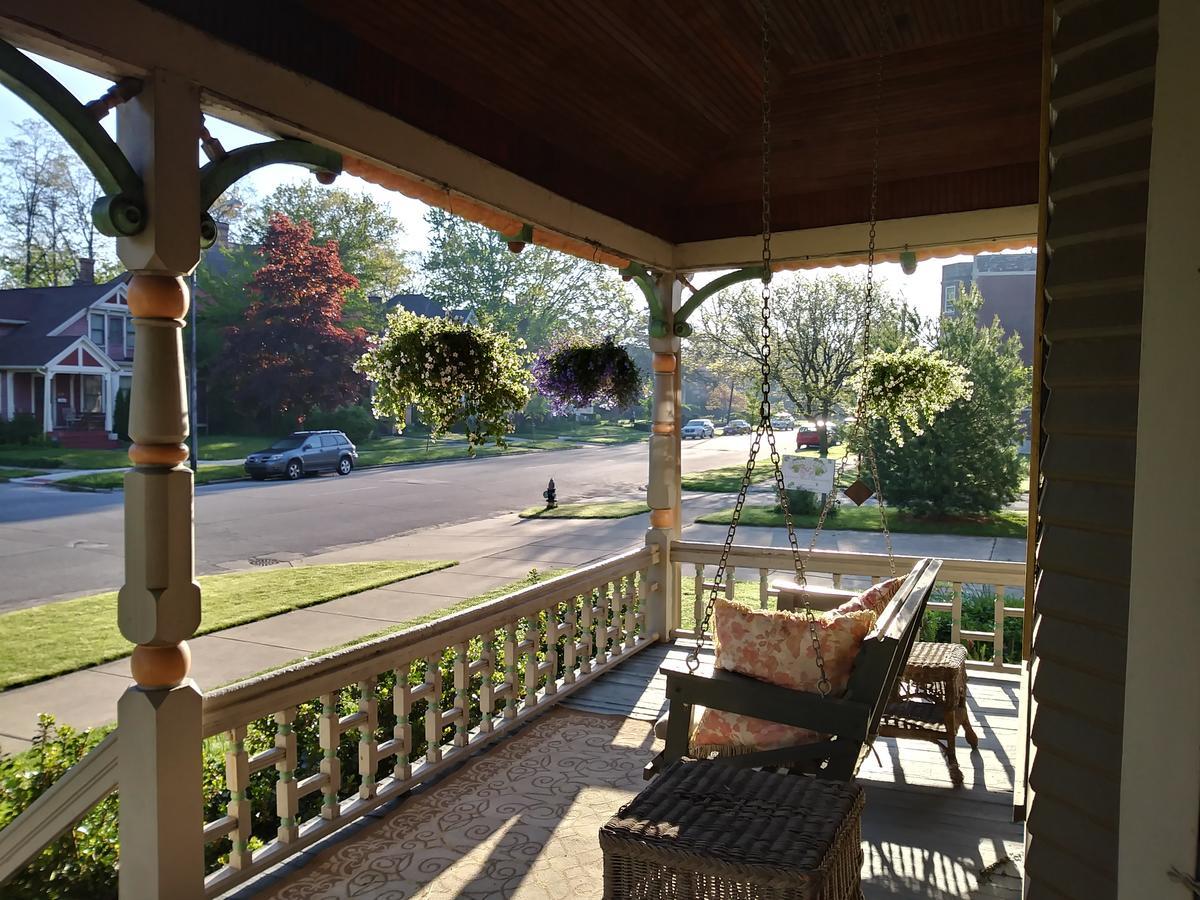 Innisfree Bed & Breakfast South Bend Exteriör bild